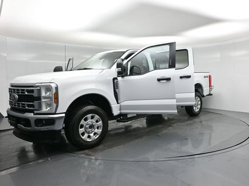 Certified 2024 Ford F250 XLT image 26