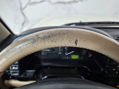 Used 2003 Land Rover Discovery SE image 32