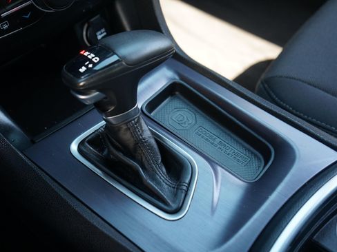 Used 2018 Dodge Charger SXT RWD image 18