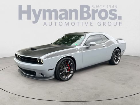 Used 2022 Dodge Challenger R/T w/ T/A Package image 8