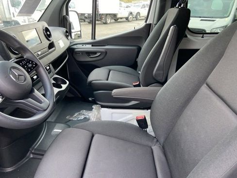 Used 2024 Mercedes-Benz Sprinter 2500 w/ Acoustic Package image 12