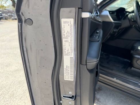 Certified 2022 Jeep Grand Cherokee Limited w/ Trailer Tow Prep Group (B) image 14