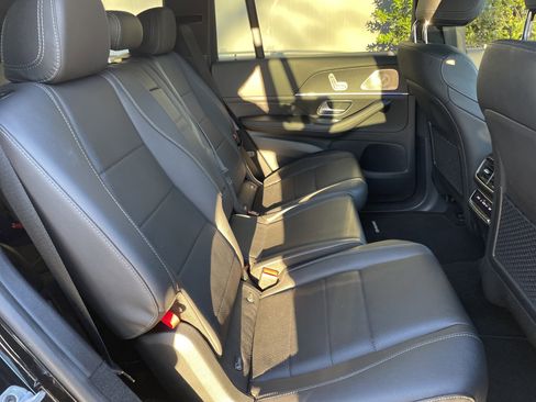 Certified 2025 Mercedes-Benz GLS 450 4MATIC image 47