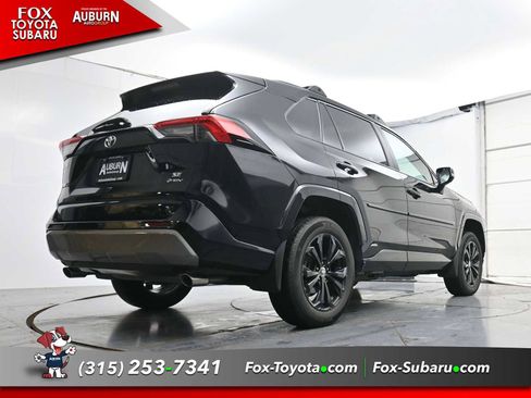 Used 2025 Toyota RAV4 SE w/ Convenience Package AWD/4WD image 22