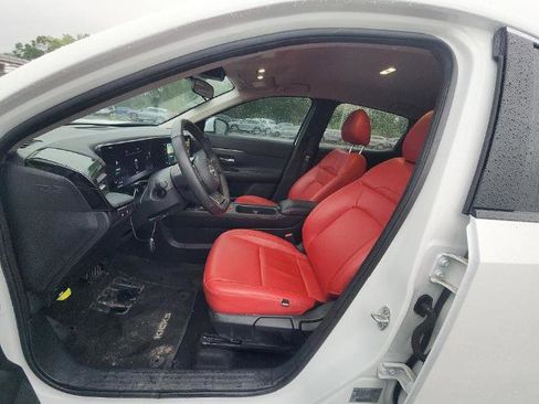 Used 2025 Nissan Kicks SR FWD image 8