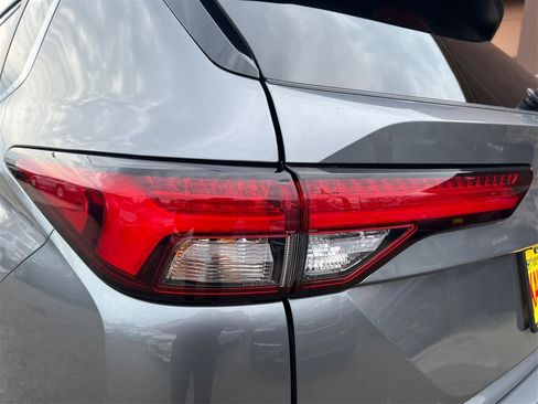 Used 2024 Mitsubishi Outlander SE AWD/4WD image 18