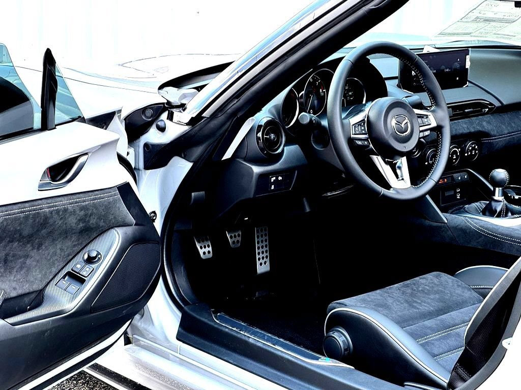 New 2026 MAZDA MX-5 Miata Club w/ Brembo/BBS/Recaro Package RWD image 11