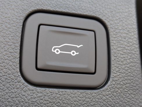 New 2027 GMC Terrain Elevation w/ Elevation Premium Package FWD image 18