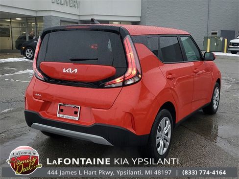 Certified 2025 Kia Soul LX image 4