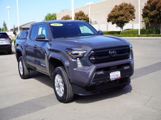 Used 2025 Toyota Tacoma SR5 AWD/4WD video 1