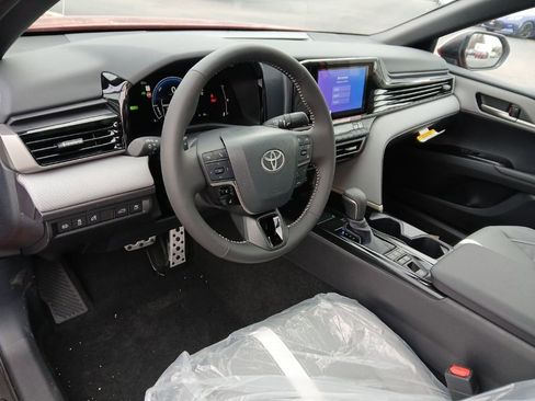 New 2026 Toyota Camry SE image 7