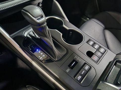 Used 2023 Toyota Highlander XLE image 40