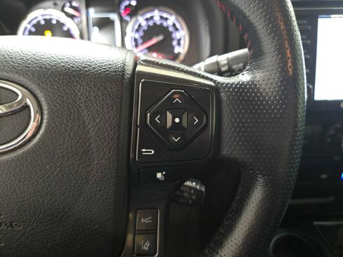 Used 2023 Toyota 4Runner TRD Off-Road Premium AWD/4WD image 31