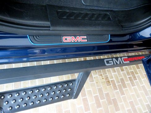 Used 2020 GMC Sierra 1500 SLE image 24