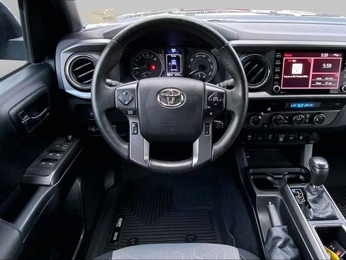 Used 2021 Toyota Tacoma TRD Off-Road w/ Technology Package AWD/4WD image 6