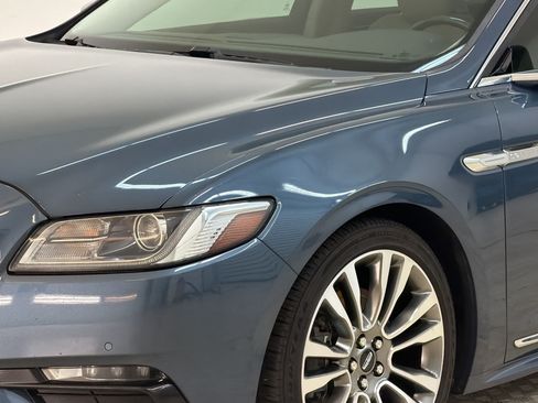 Used 2019 Lincoln Continental Select w/ Continental Climate Package FWD image 11