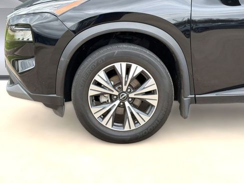 Used 2023 Nissan Rogue SV image 12
