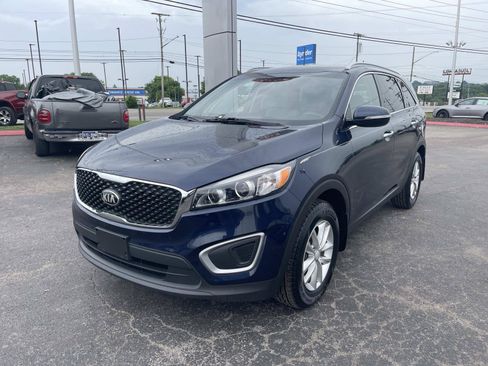 Used 2017 Kia Sorento FWD image 7
