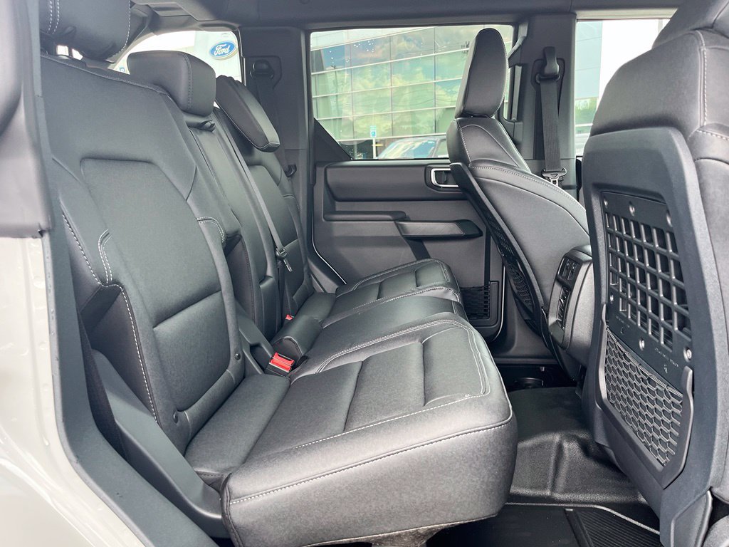 New 2026 Ford Bronco Badlands w/ Sasquatch Package AWD/4WD image 8