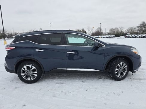 Used 2017 Nissan Murano SV image 16