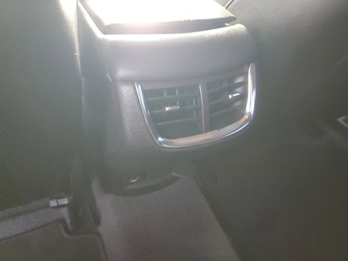 Used 2018 Chevrolet Malibu LT image 17