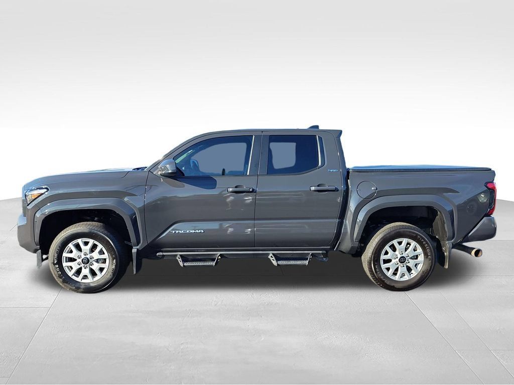 Used 2025 Toyota Tacoma SR5 AWD/4WD image 2