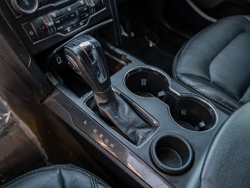 Used 2018 Ford Explorer XLT w/ Equipment Group 202A image 19