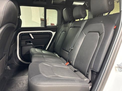 Used 2023 Land Rover Defender 110 X-Dynamic SE image 28