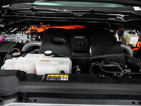 Used 2025 Toyota Sequoia Platinum image 27