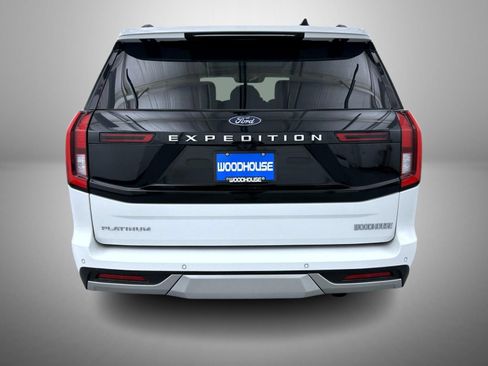 Used 2025 Ford Expedition Platinum AWD/4WD image 6