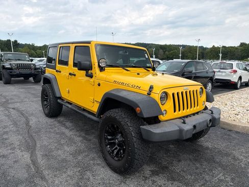 Used 2015 Jeep Wrangler Unlimited Rubicon w/ Dual Top Group AWD/4WD image 8