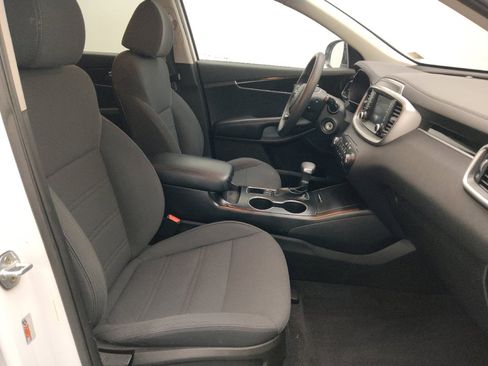 Used 2019 Kia Sorento FWD image 21