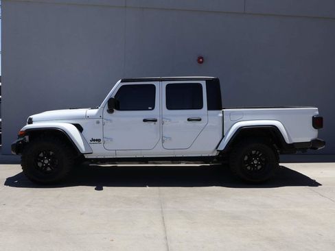 Used 2021 Jeep Gladiator Sport AWD/4WD image 2