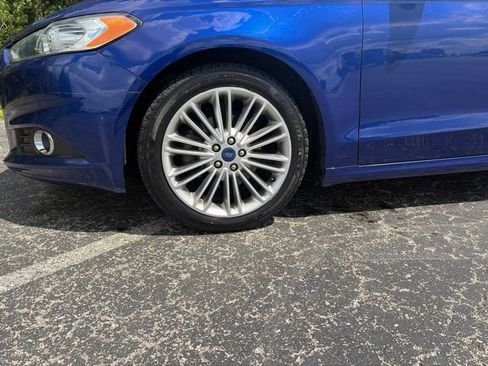 Used 2016 Ford Fusion SE w/ Equipment Group 202A FWD image 4