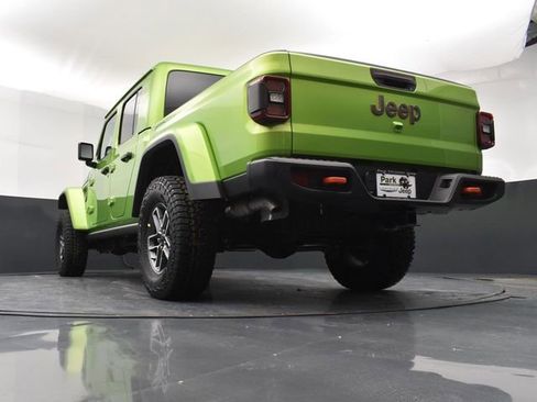 New 2026 Jeep Gladiator Mojave w/ Safety Group AWD/4WD image 22