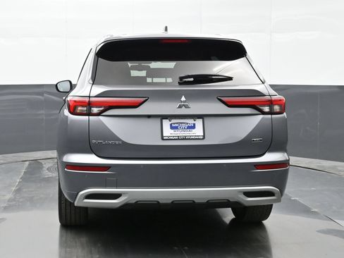 Used 2022 Mitsubishi Outlander SEL FWD image 3