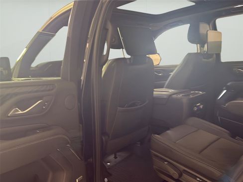 Used 2024 GMC Yukon Denali AWD/4WD image 15