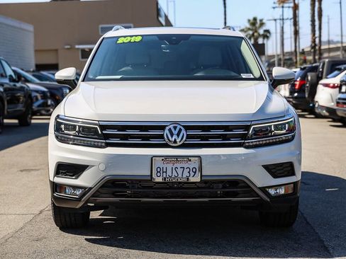 Used 2019 Volkswagen Tiguan SEL Premium AWD/4WD image 2