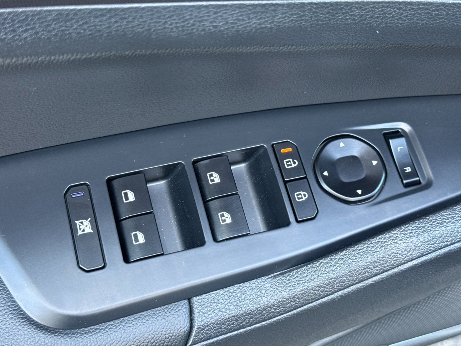 Certified 2026 Kia Sportage EX FWD image 11