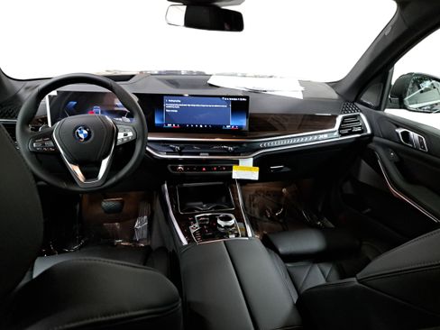New 2026 BMW X5 xDrive50e w/ Executive Package AWD/4WD image 9