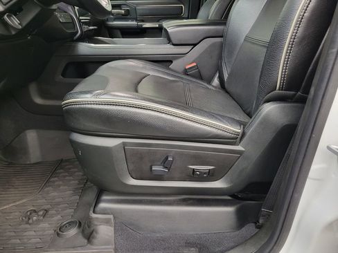 Used 2019 RAM 3500 Limited image 12