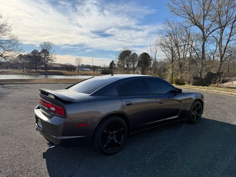 Used 2014 Dodge Charger R/T image 5