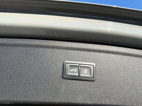 Used 2022 Audi SQ5 Premium Plus image 10