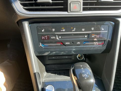 Certified 2025 Volkswagen Taos SEL w/ Black Wheel Plus Package image 22