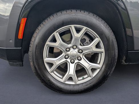 Used 2022 Jeep Wagoneer Series II AWD/4WD image 29