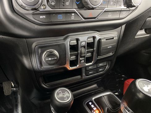 Used 2023 Jeep Wrangler Sahara w/ Cold Weather Group image 33