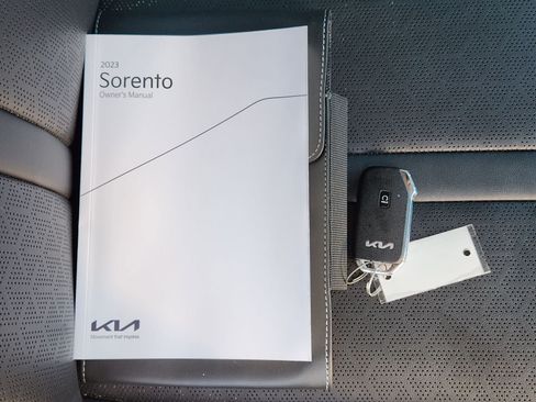 Used 2023 Kia Sorento S w/ Panoramic Sunroof Package FWD image 41