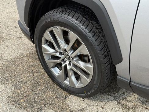 Used 2022 Toyota RAV4 XLE Premium AWD/4WD image 10