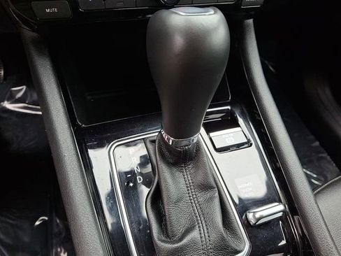 Used 2024 Jeep Compass Limited image 14