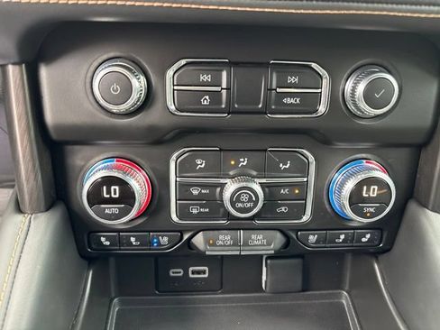 Used 2024 GMC Yukon AT4 AWD/4WD image 25